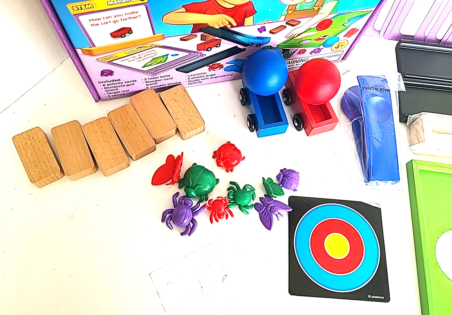 LAKESHORE EDUCATIONAL PRODUCT STEM SCIENCE STATION MOTION COMPLETE W BOX