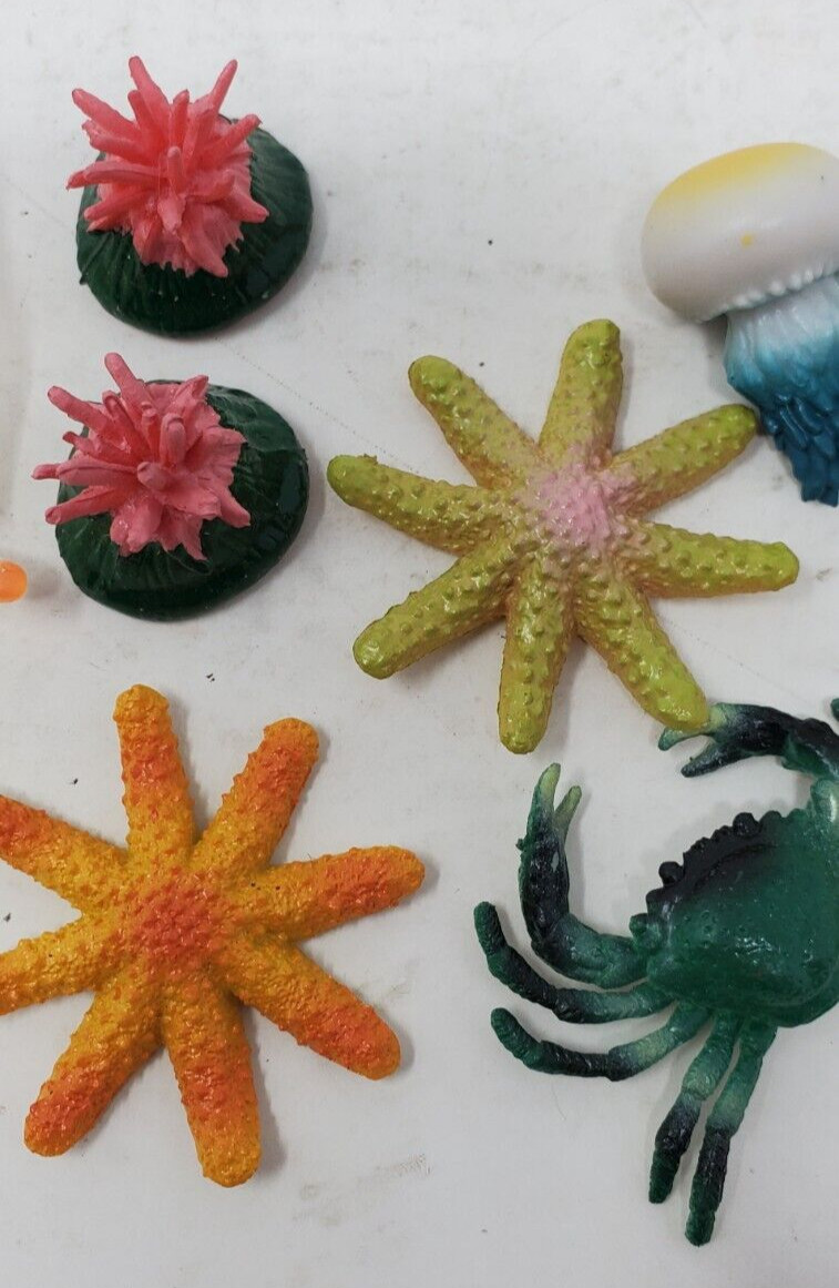 Lot of 1″-2″ Ocean Toy Figures Squid Jellyfish Starfish Plastic Play or Diorama