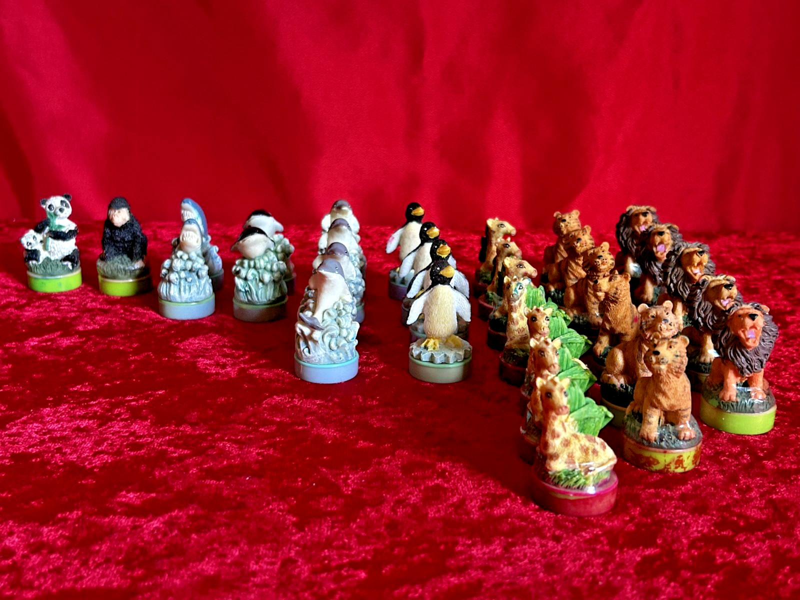 Lot of 32 – Vintage Animal Stamps 1″x2″ Lion Tiger Giraffe Panda Shark Whale B12