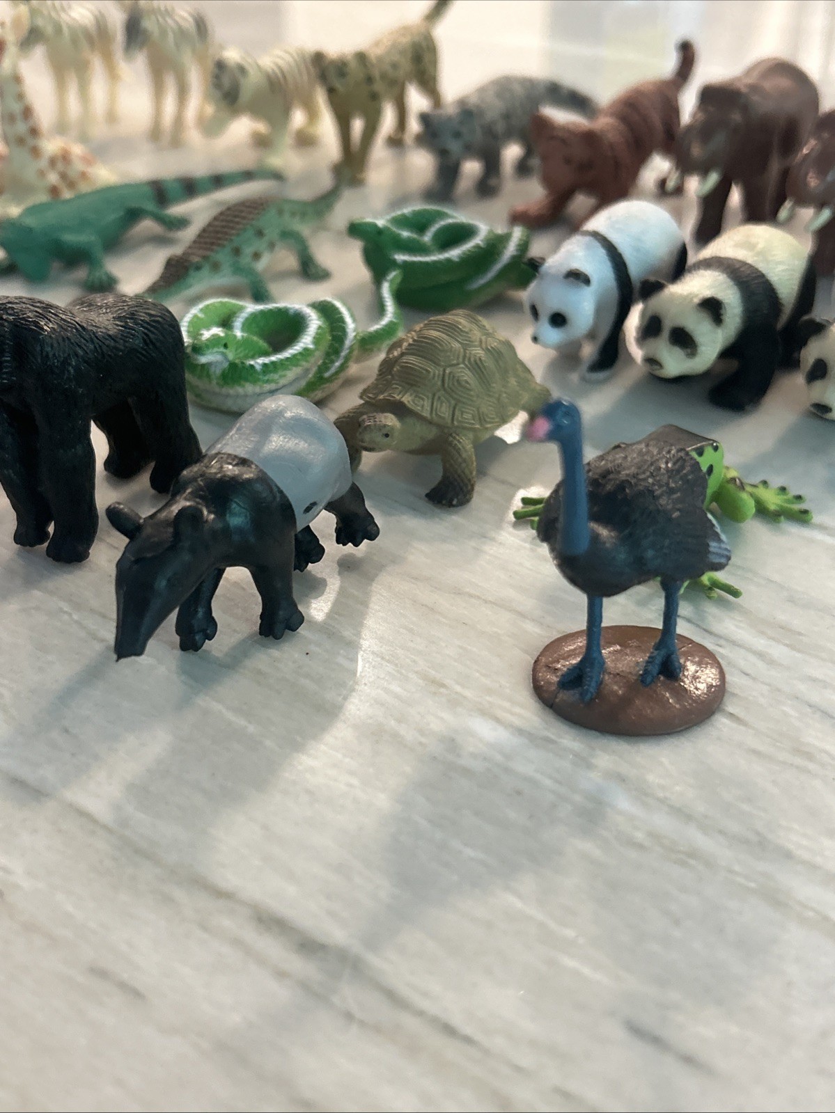 K&M Animal Plastic Figures Zoo Wild Animals Lot (32)