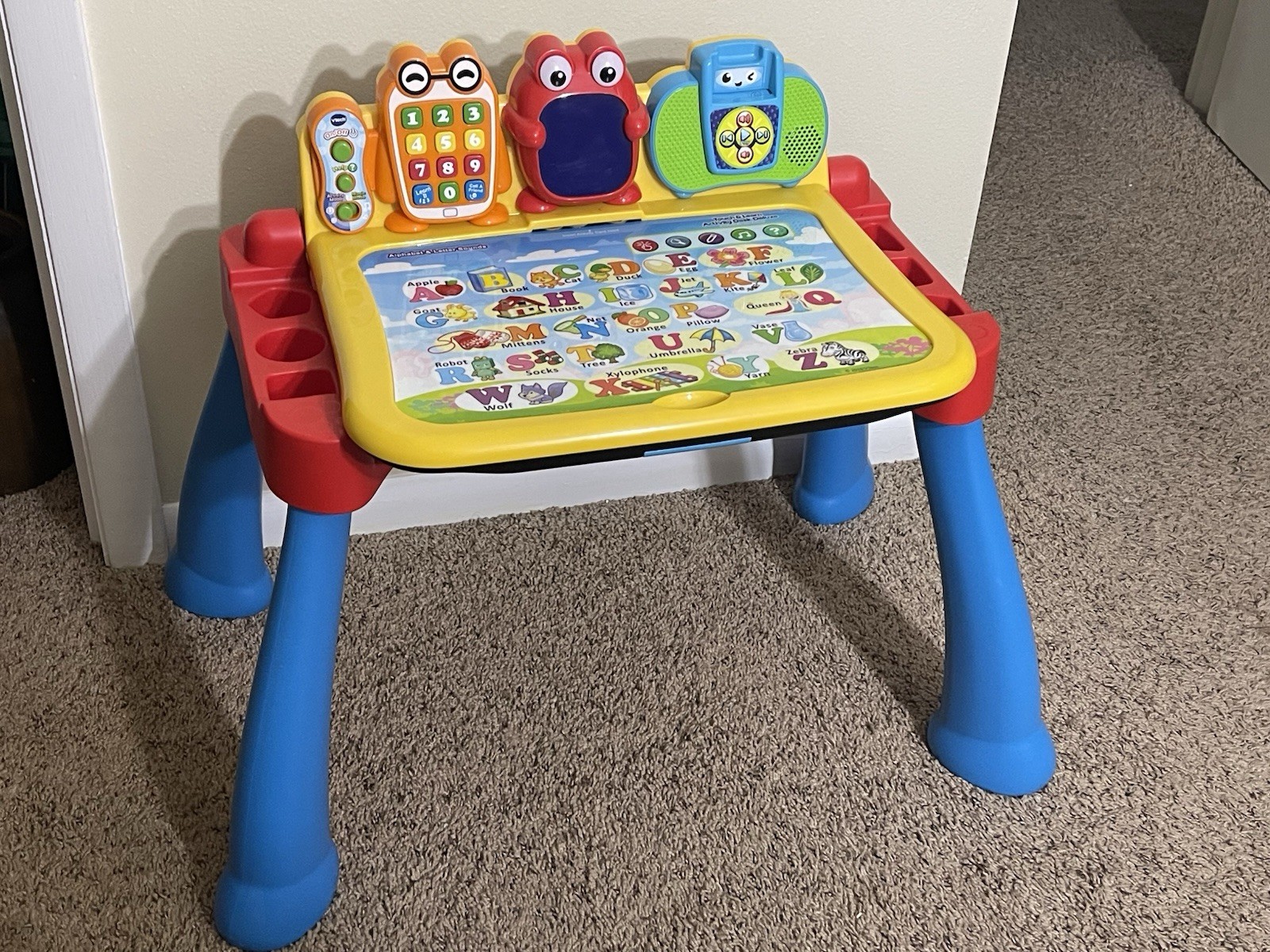 VTech 80-194801 Touch and Learn Activity Desk