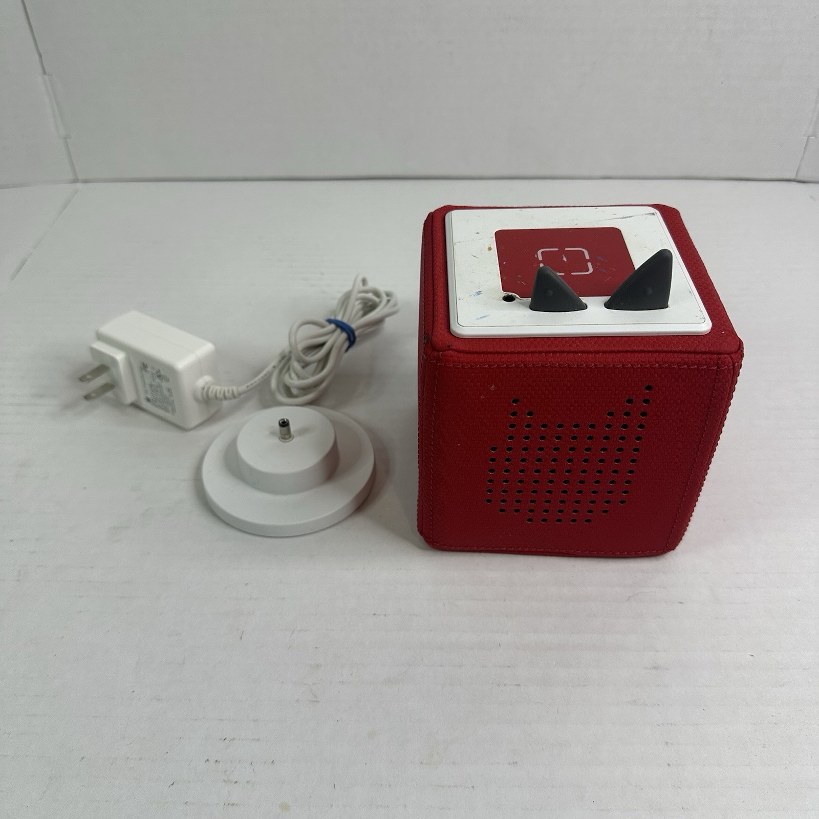 Toniebox Tonies Audio Box Player W/ Charger For Parts/Repair