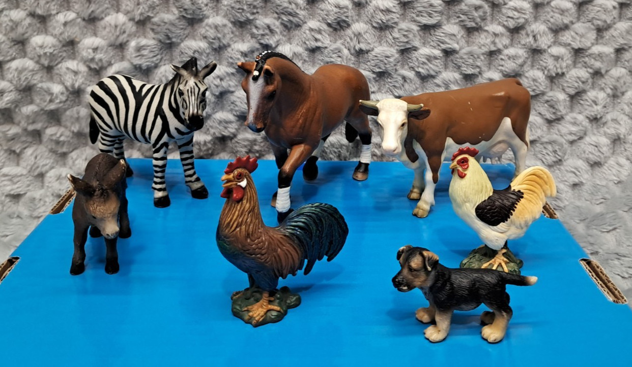 Lot Schleich Farm Animals Zebra Mare Horse Stallion Dressage Chicken Rooster Dog