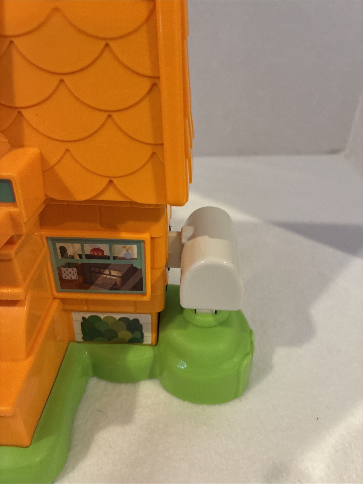VTech Go! Go! Carson Cory’s Stay & Play Partial House/Garage Netflix