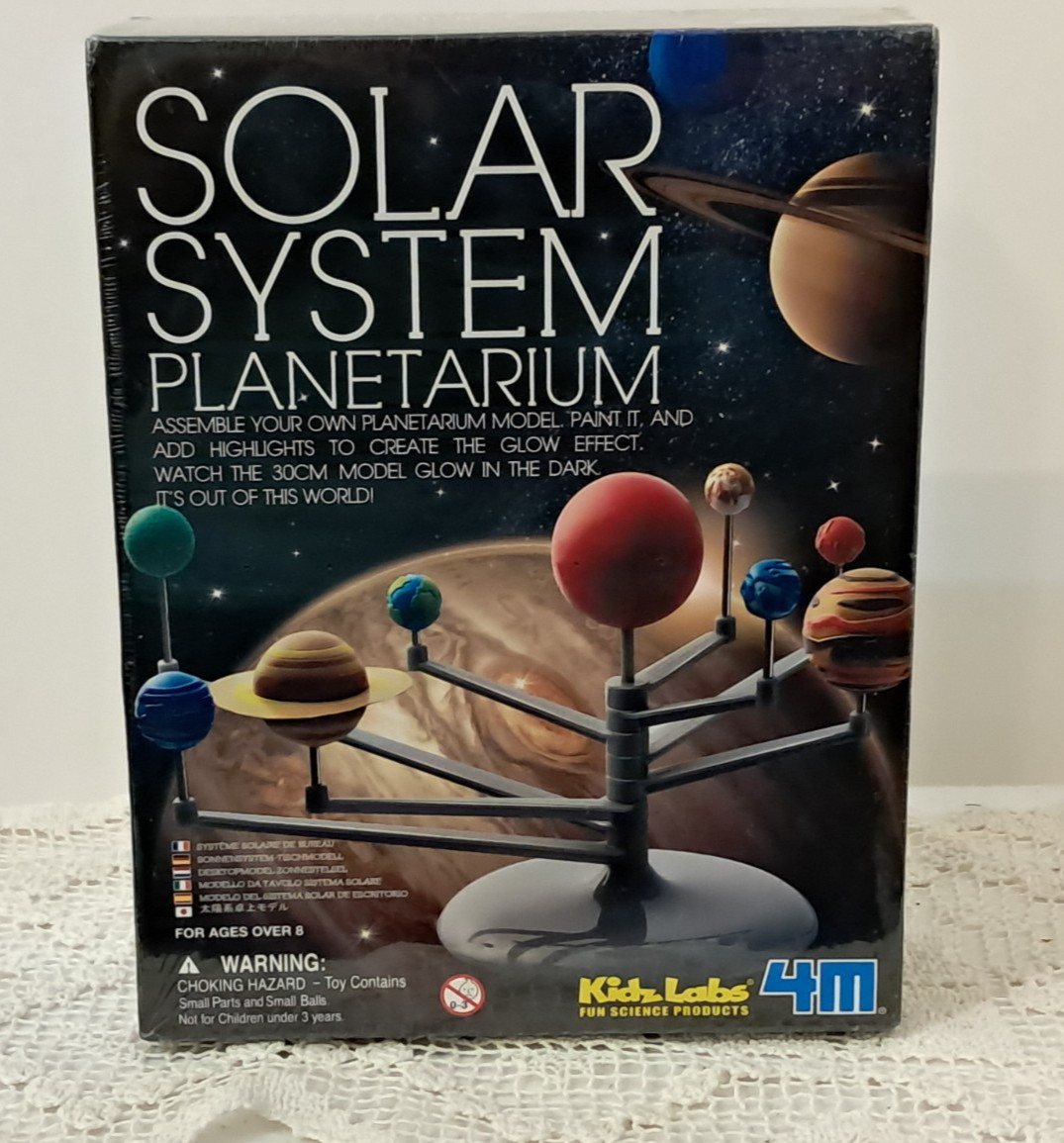 SOLAR SYSTEM PLANETARIUM MODEL 4M KIDZLABS GLOW IN THE DARK SOLAR SYSTEM MODEL