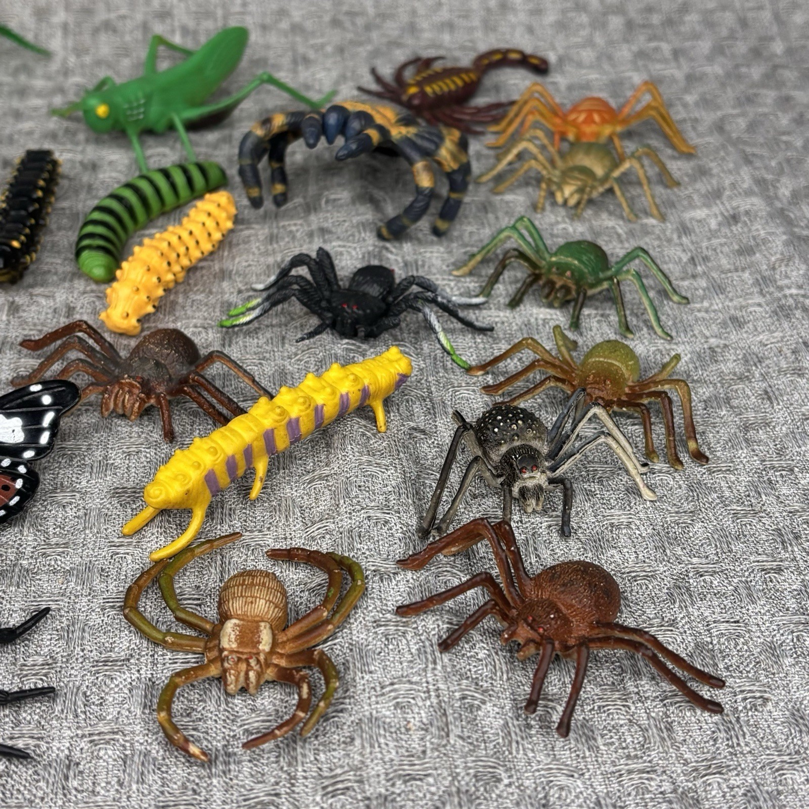 Mixed Lot of 29 Rubber Plastic Spiders Beetles Insects Bugs Caterpillars Toys