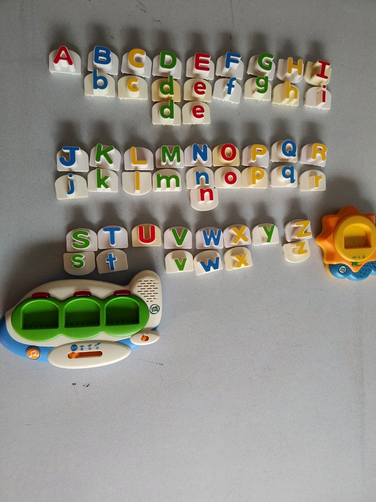 LeapFrog Word Builder plane Jet & Sun Fridge Phonics w/UPPER and LOWERCASE