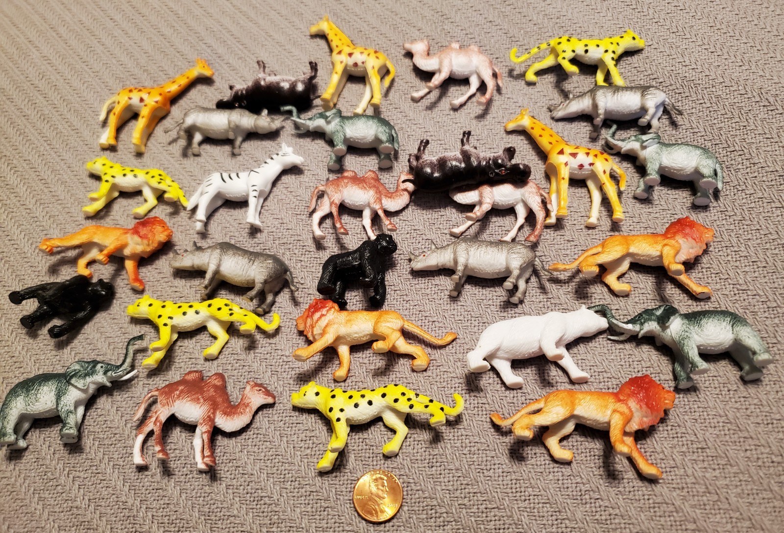 TOY ANIMALS ~ 2″ MINIATURE PLASTIC – CAMEL / CHEETAH / LION / ++ LOT OF 30