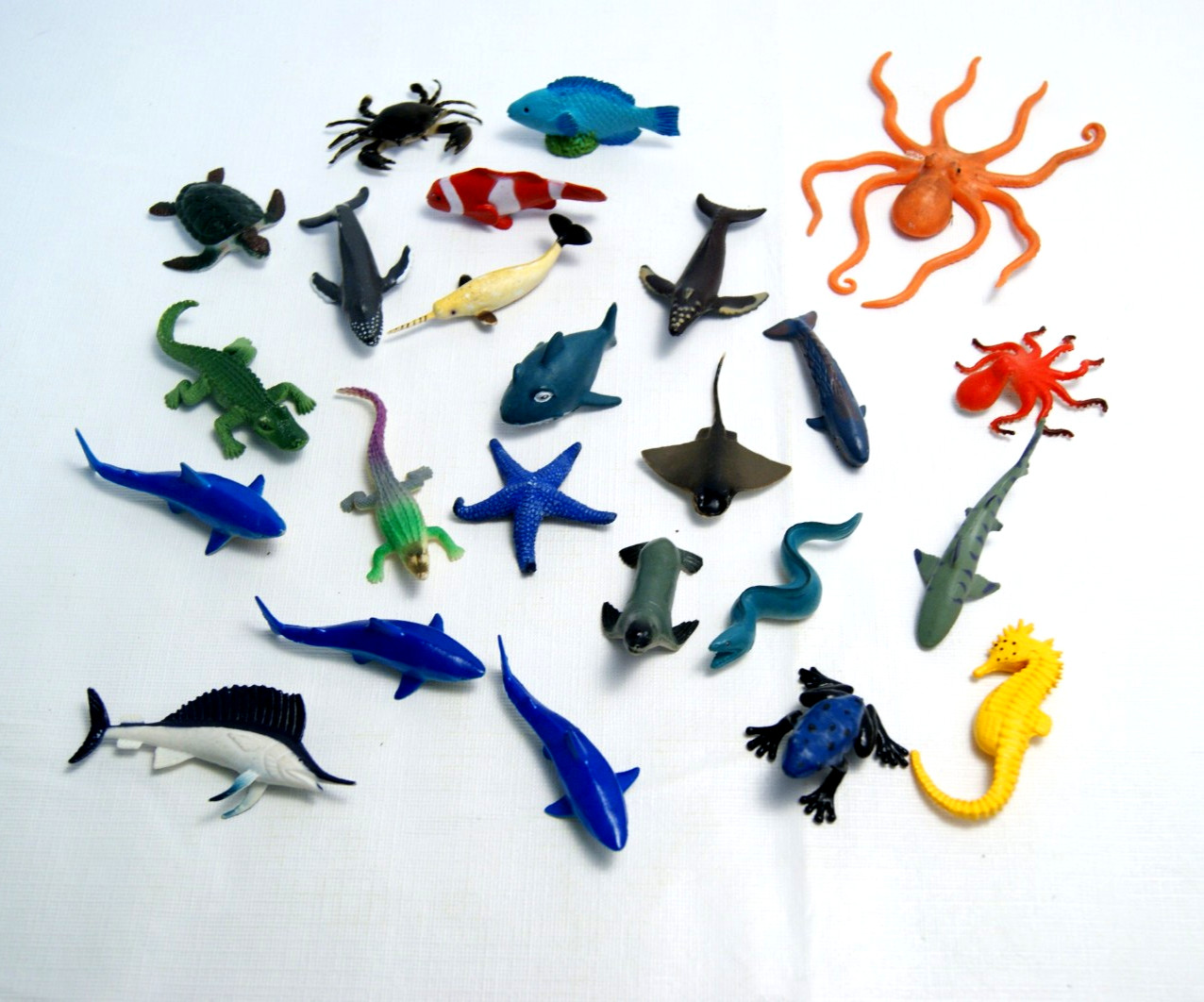 Mini Ocean Animal Figures Lot 24 Pcs – Safari Ltd & Generic Sea Creatures 1–2”