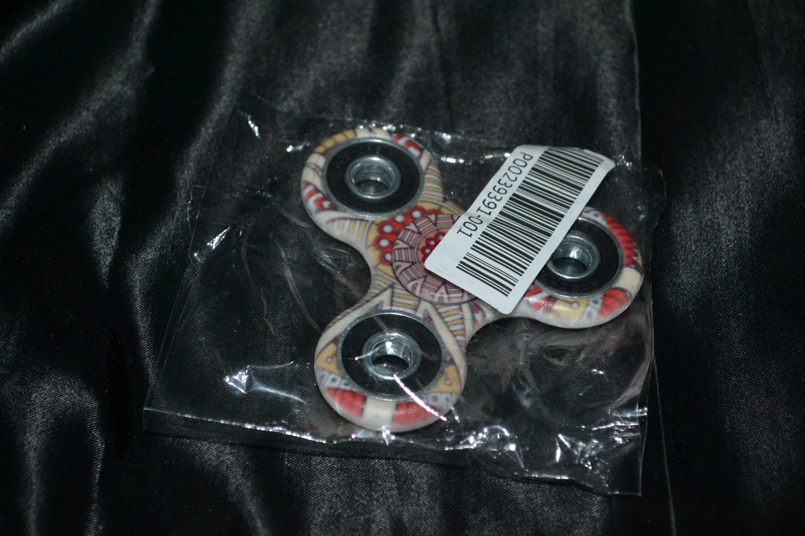 Geometric White & Red Lotus Flower Design Fidget Spinner Toys Figet Spiner NEW