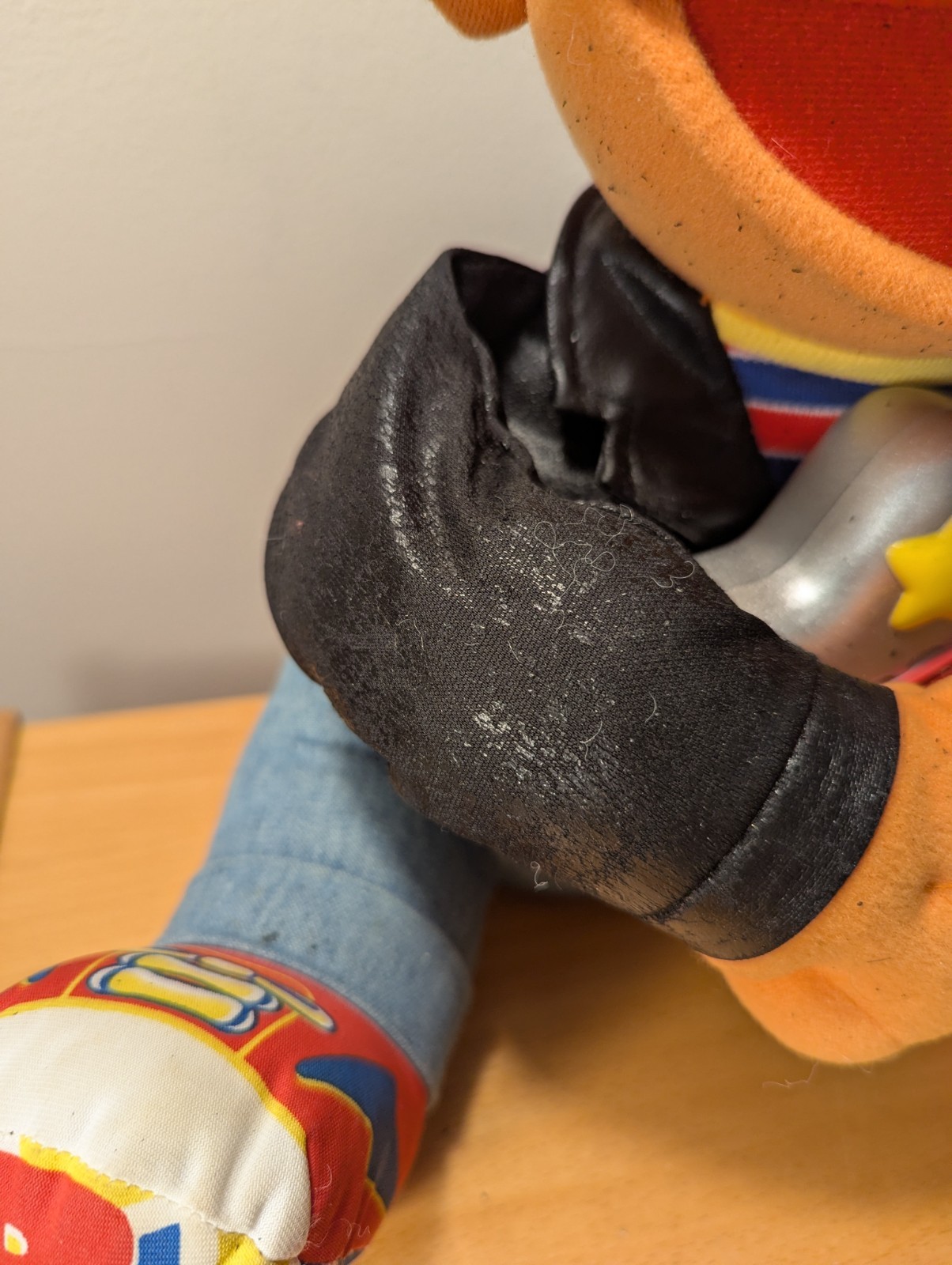 VINTAGE 1998 TYCO SESAME STREET ROCK N ROLL ERNIE PLUSH TALKING SINGING