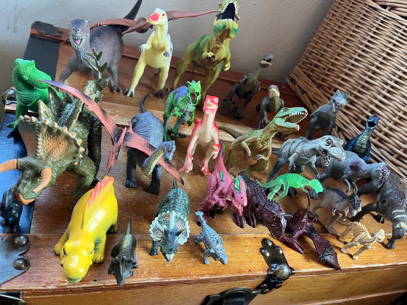 Large Lot of Various Jointed & Not Dinos Dinosaurs T-Rex Pterodactyl Triceratops