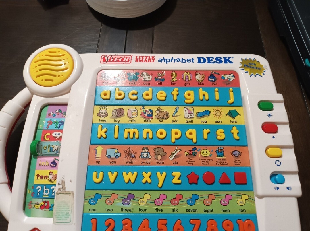 VTech Little Smart ALPHABET DESK – Educational 8 Activities Spelling Phonics