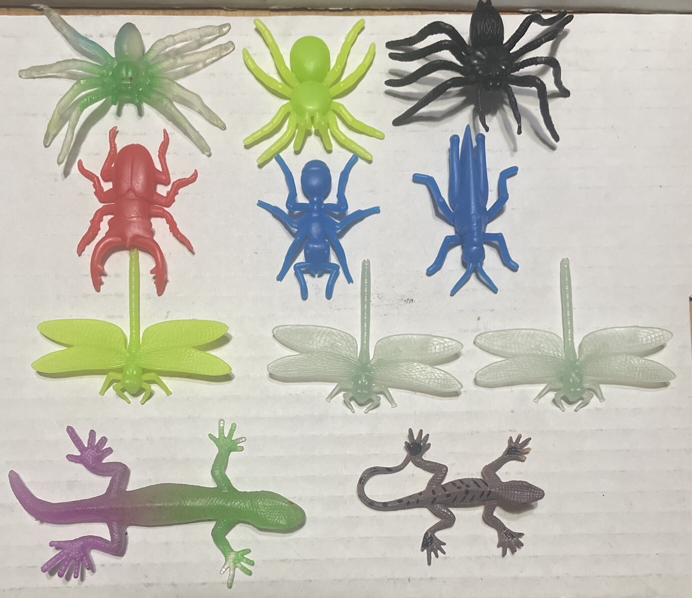 Lot of 11 Plastic/Rubber Creepy Crawler Bugs For Pretend Or Diorama