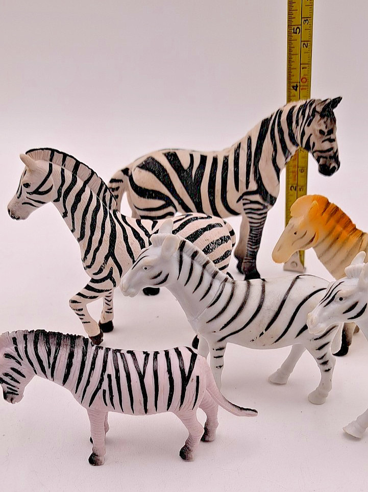 Lot 21 Realistic Plastic African Toy Display Animals Assorted Sizes Unbranded