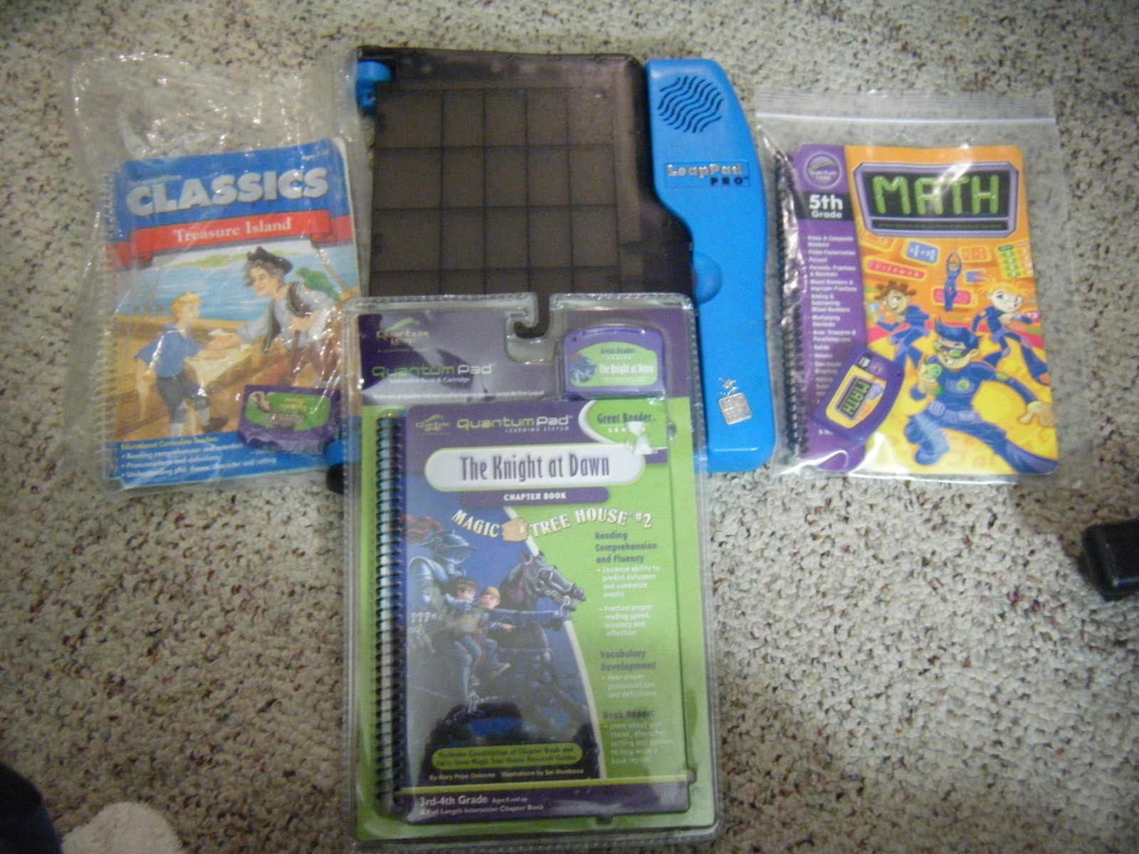 LeapFrog LeapPad Pro Learning System #30002 w/3 Learning Games & Matching Books