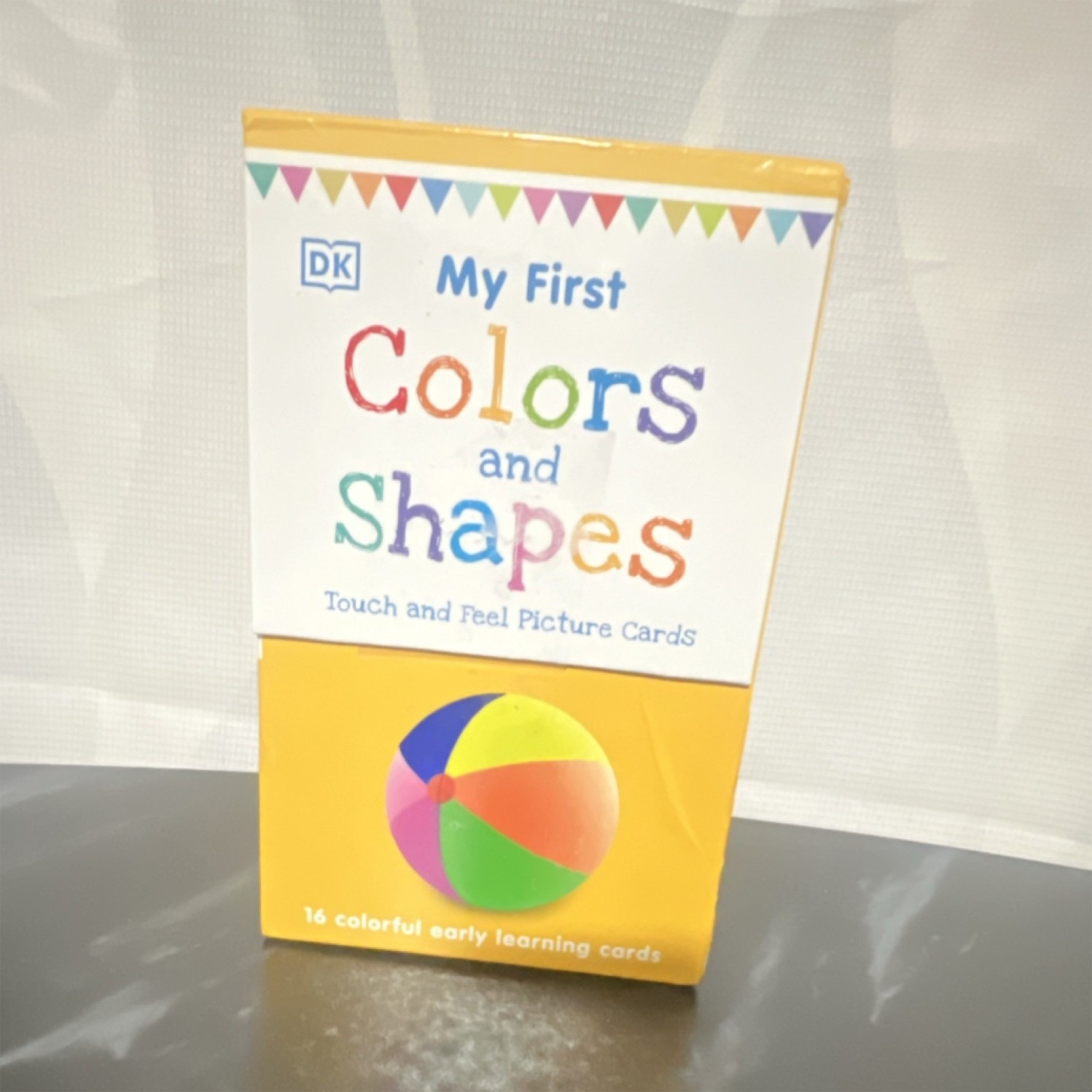 DK My First Colors and Shapes Touch and Feel Picture Cards – 16 Colorful