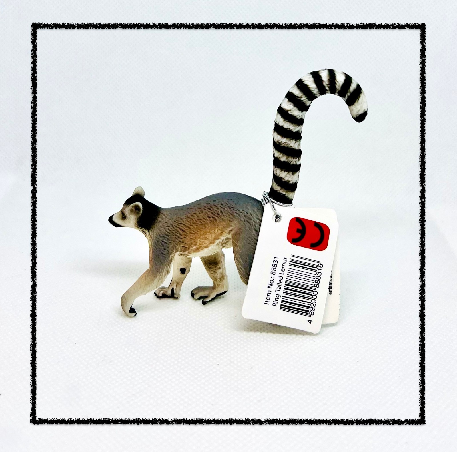 CollectA – Ring Tailed Lemur – 88831 – Animal Figurine – 8.1cm x 8.4cm