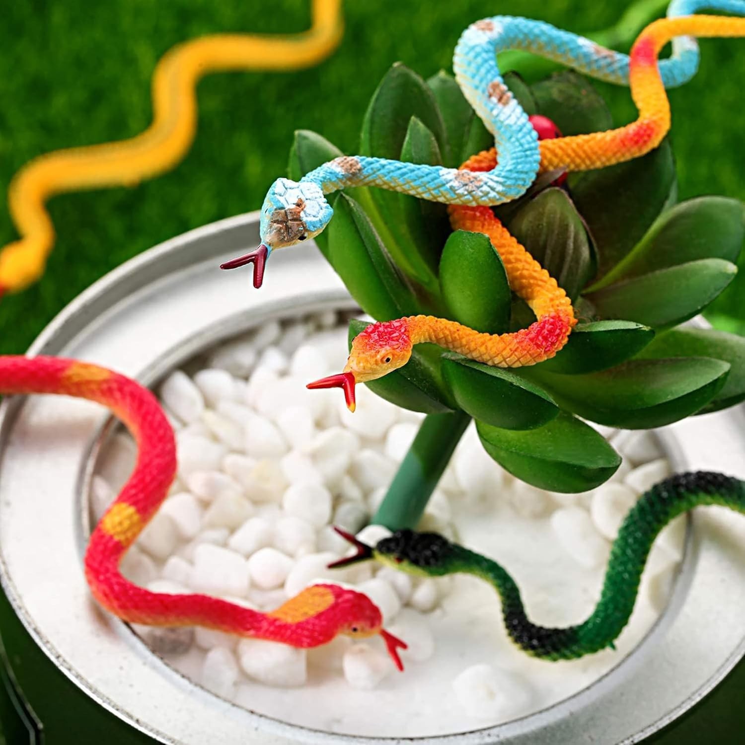 Miniature Fake Snakes – 12-Pack Realistic Prank Props for Parties & Learning
