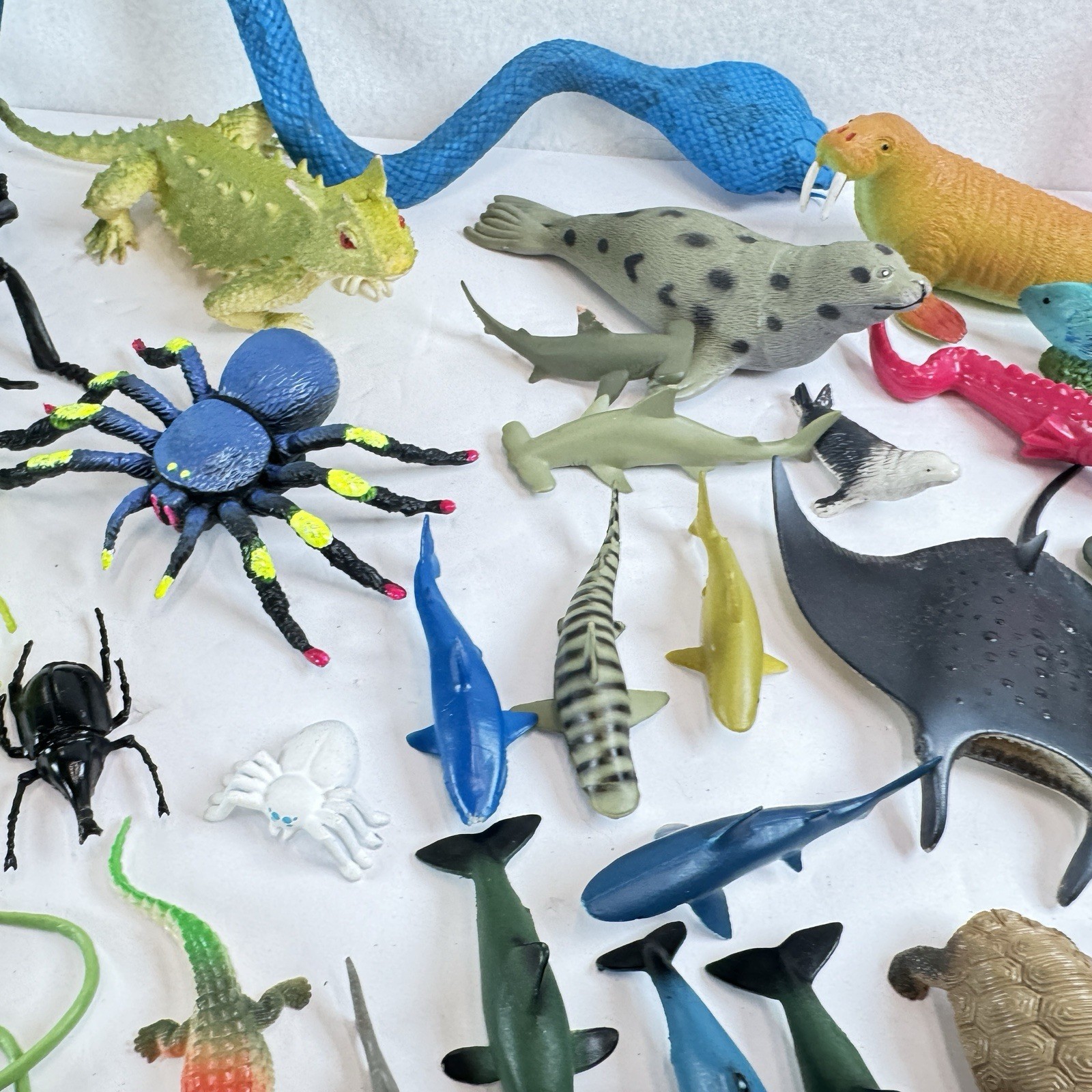 Lot Of 75+ Toy Figures Insects Reptiles Sea Life Ocean Animals Bulk Educational