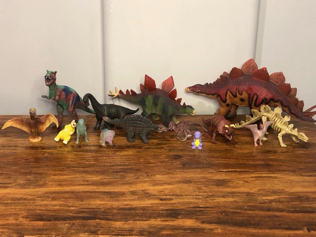 14 Dinosaur Figures Lot – Disney Park Dino, Toy Major T-rex, Stegosaurus