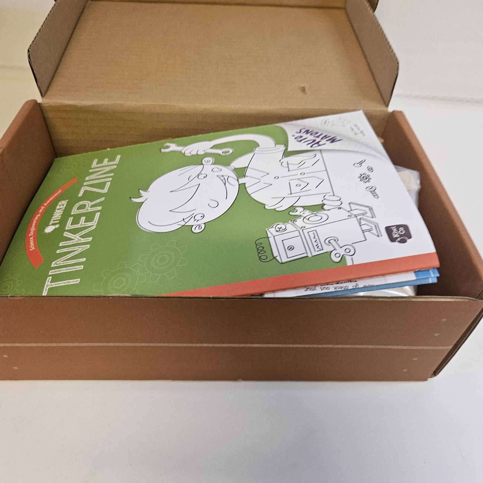 Kiwi Co Tinker Crate Wooden Automation | Open box | Complete