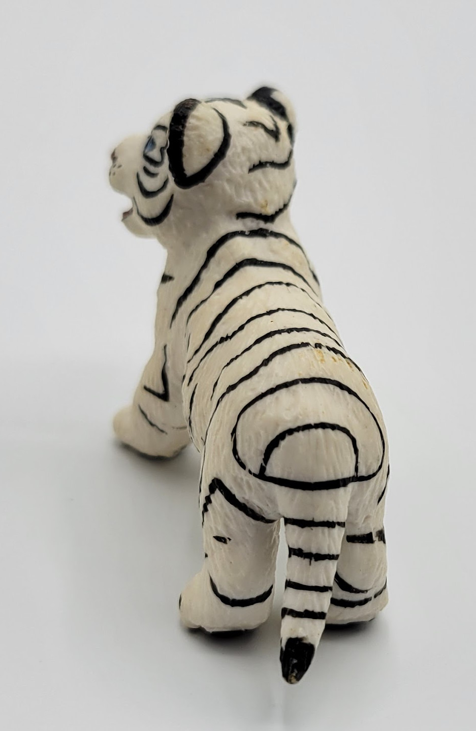 Safari 2006 White Bengal Tiger Cub Cat PVC Plastic Toy Figure Animal Figurine